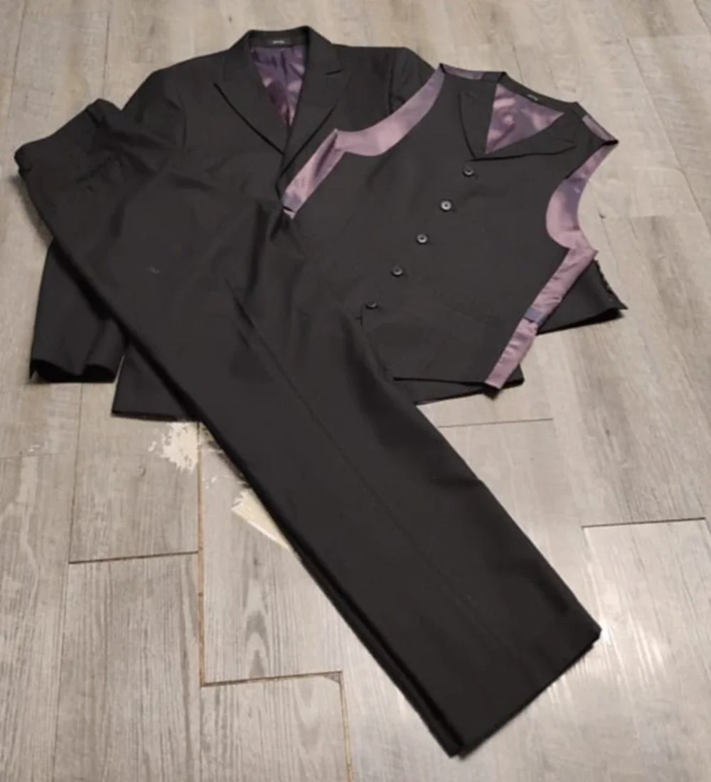 J. Ferrar Modern Fit Men’s 3-Piece Suit Jacket 38s & Pants 30x32 black Stripe JF